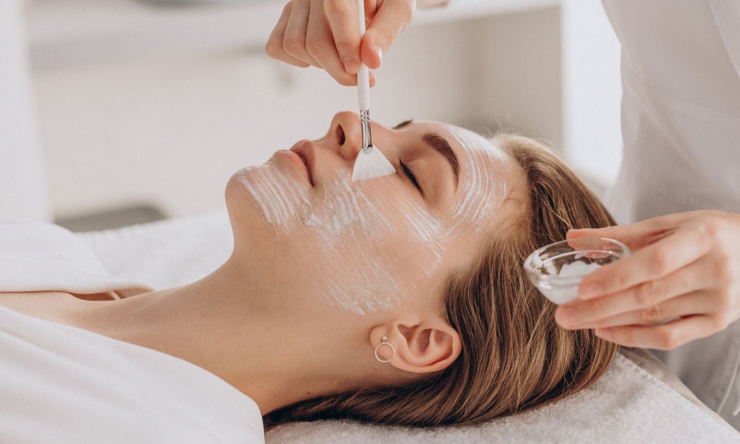 Dunakanyar Esztétika - Esztétikai kezelések, kozmetika, bőrgyógyászat- Dr Kondorosi Ildikó - Kozmetikai kezelések Vácon