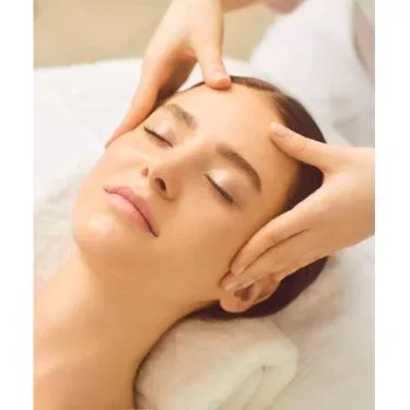 Dunakanyar Esztétika - Esztétikai kezelések, kozmetika, bőrgyógyászat- Dr Kondorosi Ildikó - kozmetikai arcmasszázs